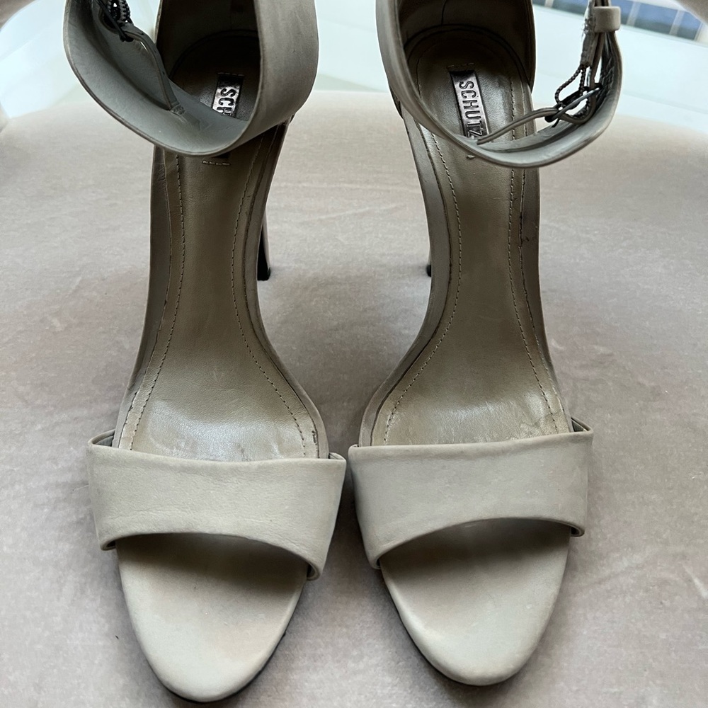 SHUTZ GRAY SANDALS - Picture 2 of 3